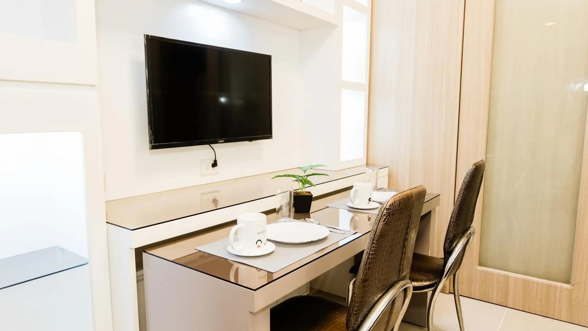 Family Suite Near Moa Manila 0*,  Philippines