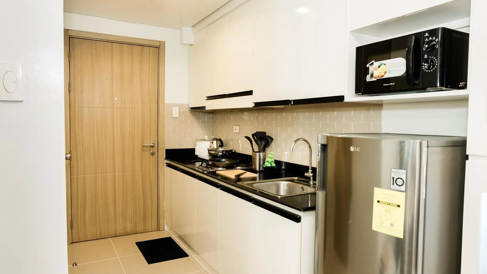 Family Suite Near Moa Manila
